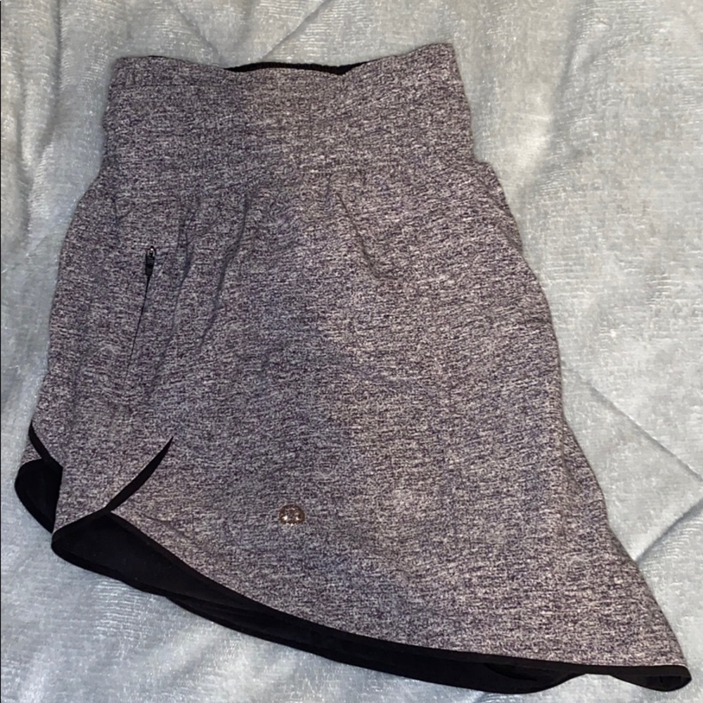 lululemon reversible shorts size 8 (black/grey)